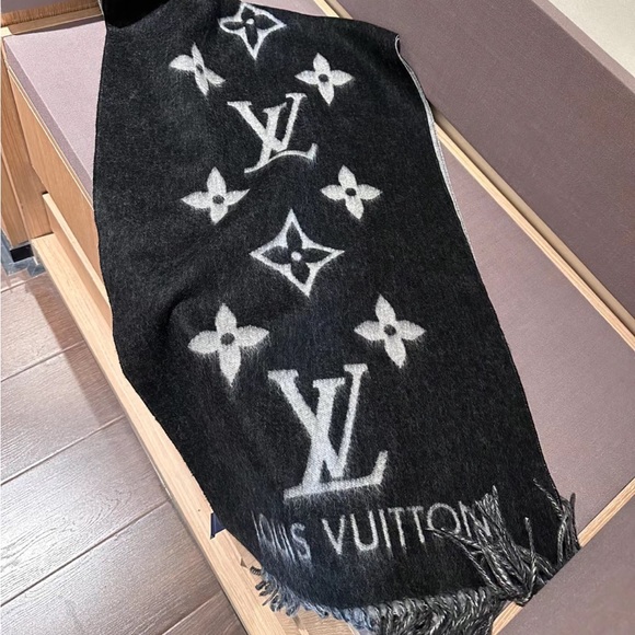 LOUIS VUITTON monogram scarf 402338 Cashmere Black Used unisex - Picture 8 of 8